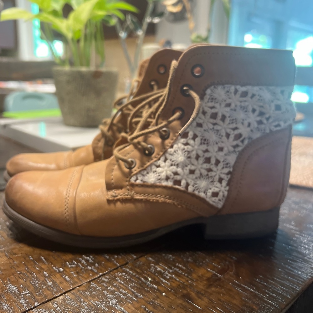 Steve Madden boots size 6.5 barely worn